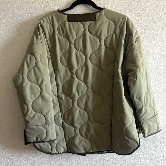 LIT Activewear NWT Light Quilted Jacket - L - Picture 6 of 6
